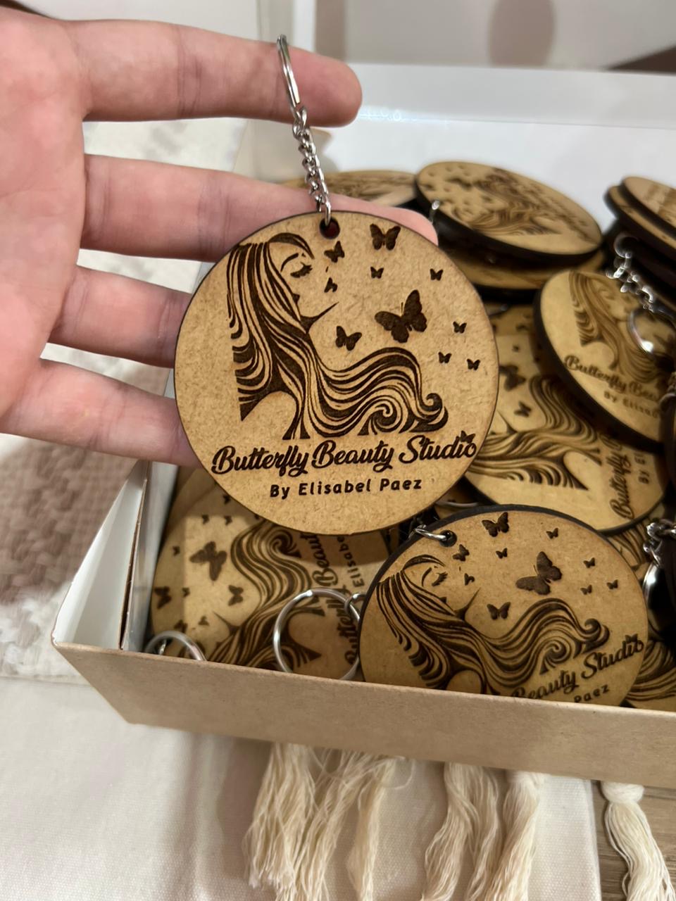 Llaveros en madera grabados