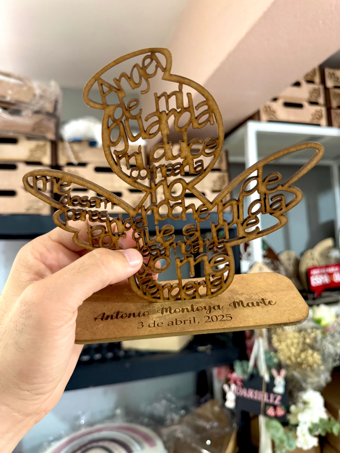 Souvenir para bautismo forma de angel en madera personalizado