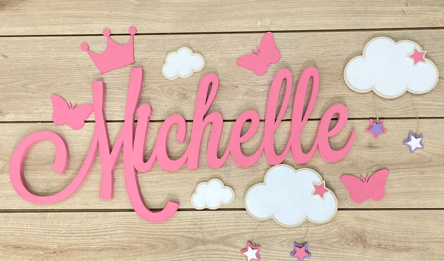 Nombre rosado con nubes pesonalizado de pared para regalo de niña