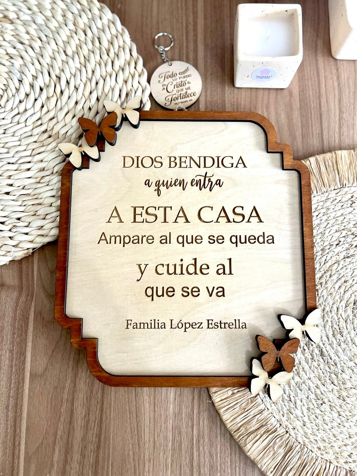 Colgante madera dios bendiga