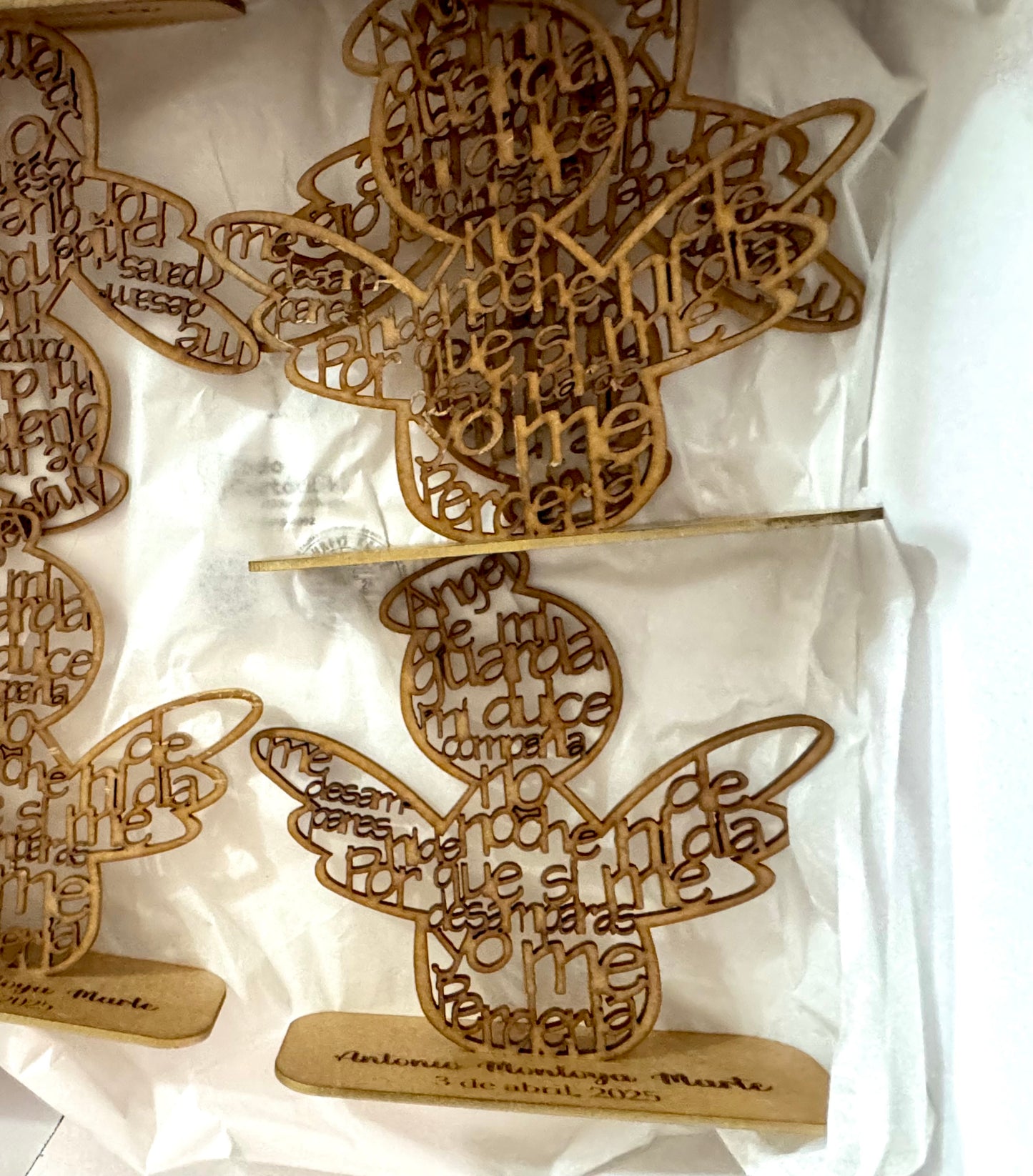Souvenir para bautismo forma de angel en madera personalizado