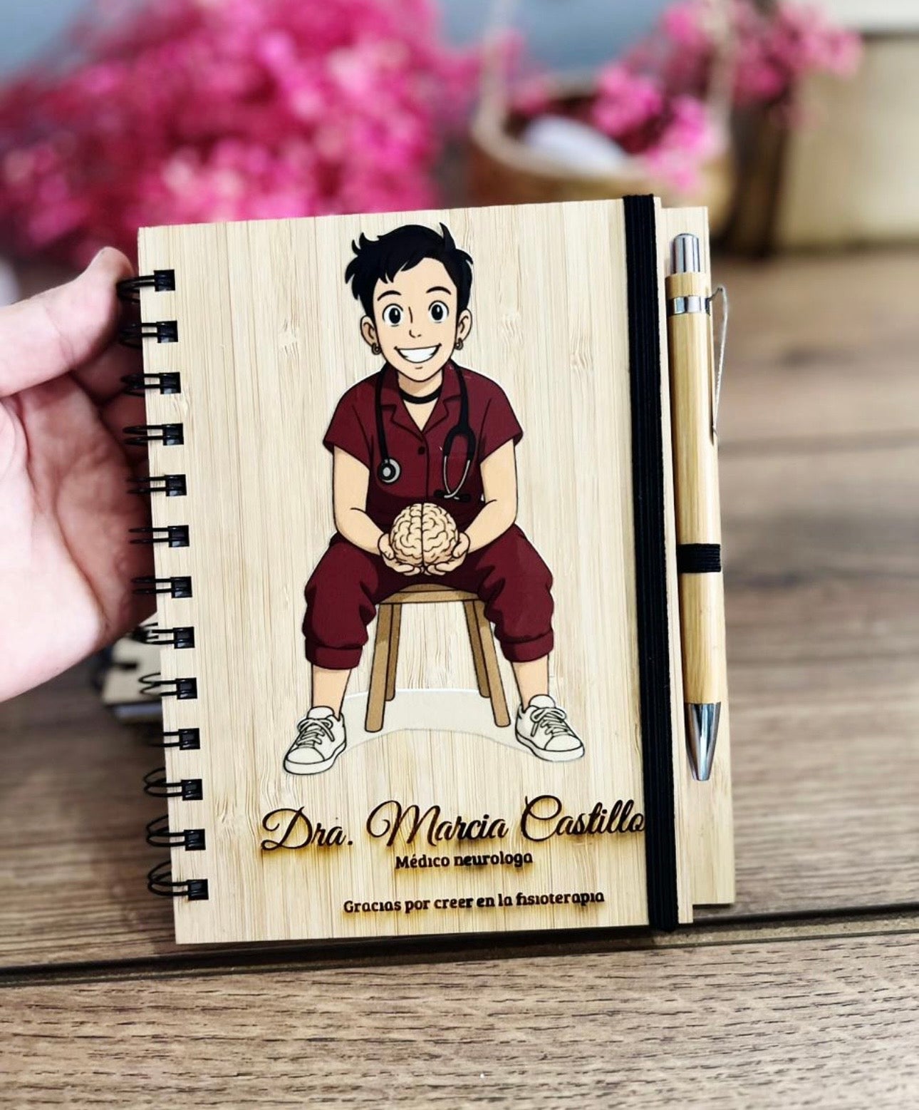 Libreta personalizada madera caricatura