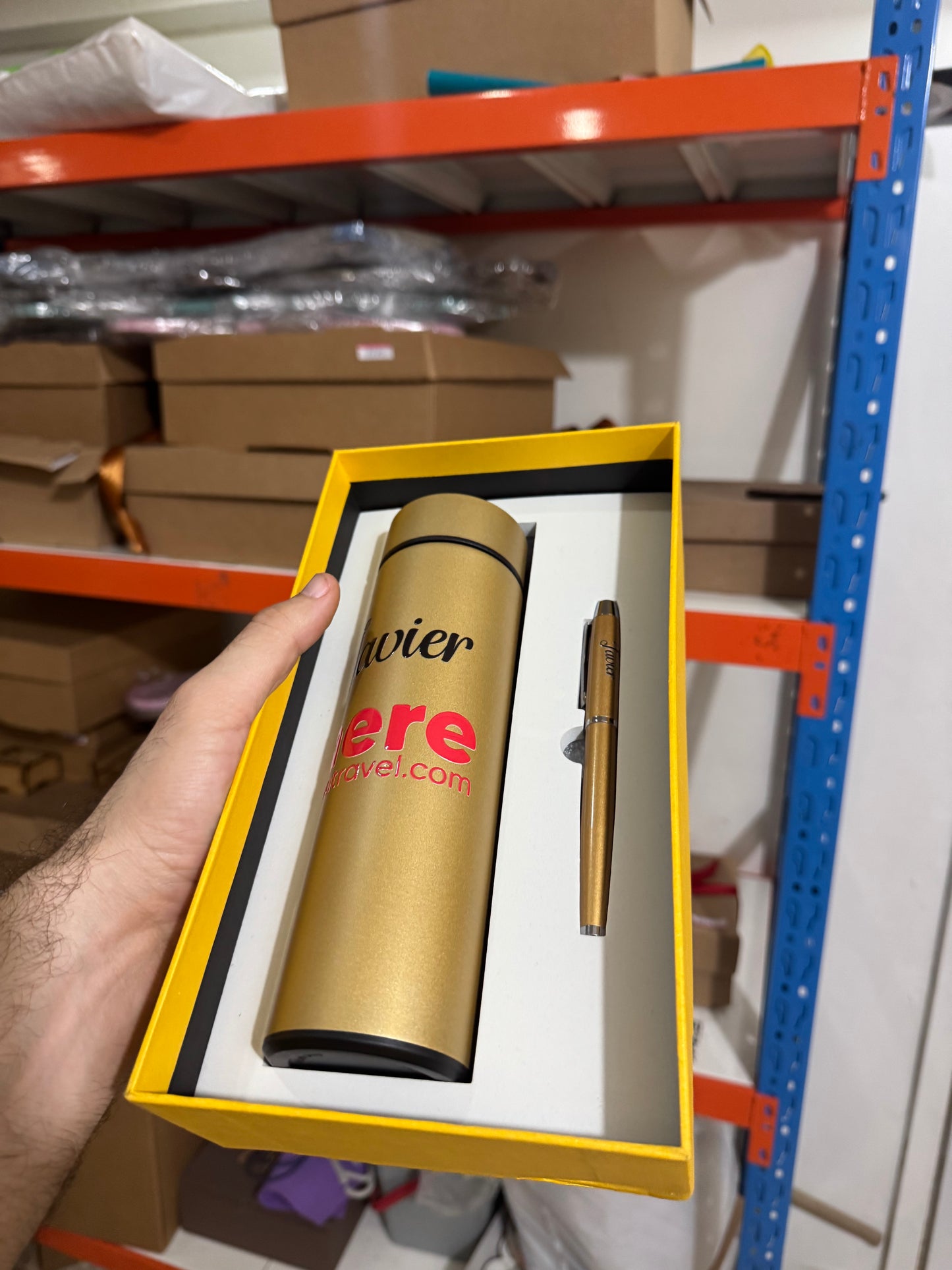 Caja regalo con termo y lapicero