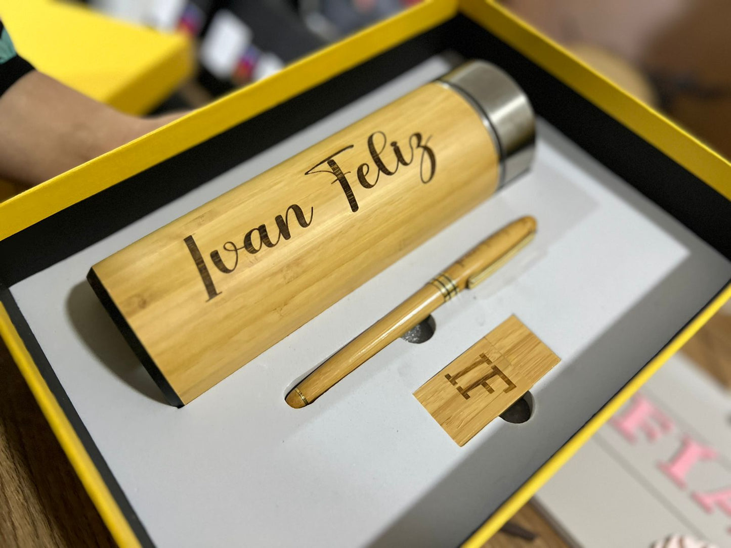 Termo lapicero y llavero regalo personalizado