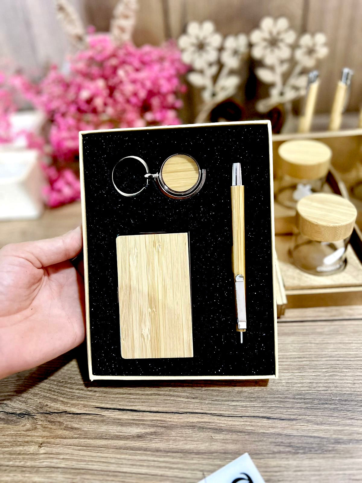 Porta tarjetas con lapicero y llavero