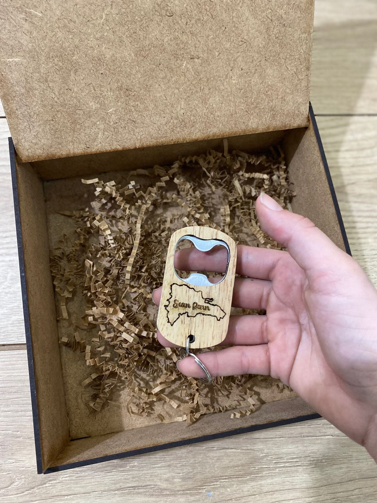 Regalo personalizado caja madera mediana grabada