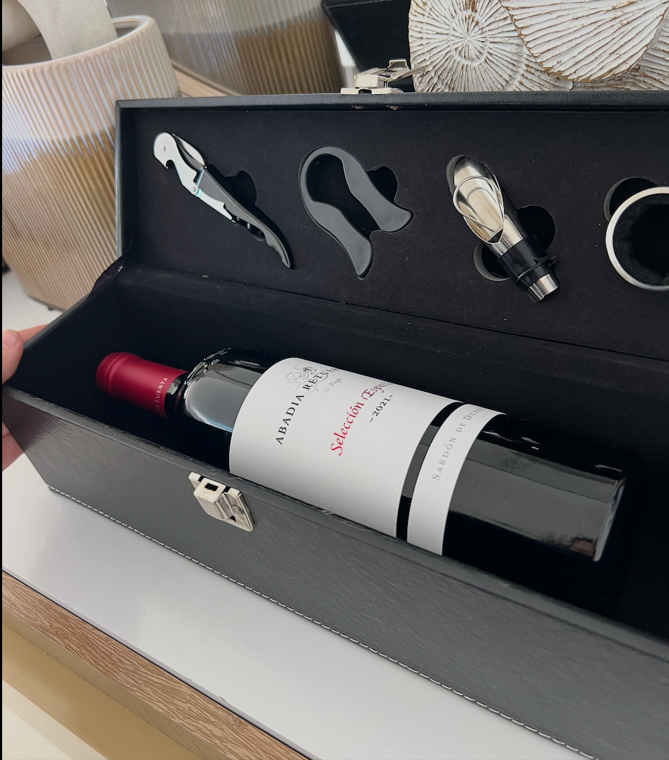 Vinera Personalizada con Set Sommelier: Caja, Saca Corchos y Accesorios