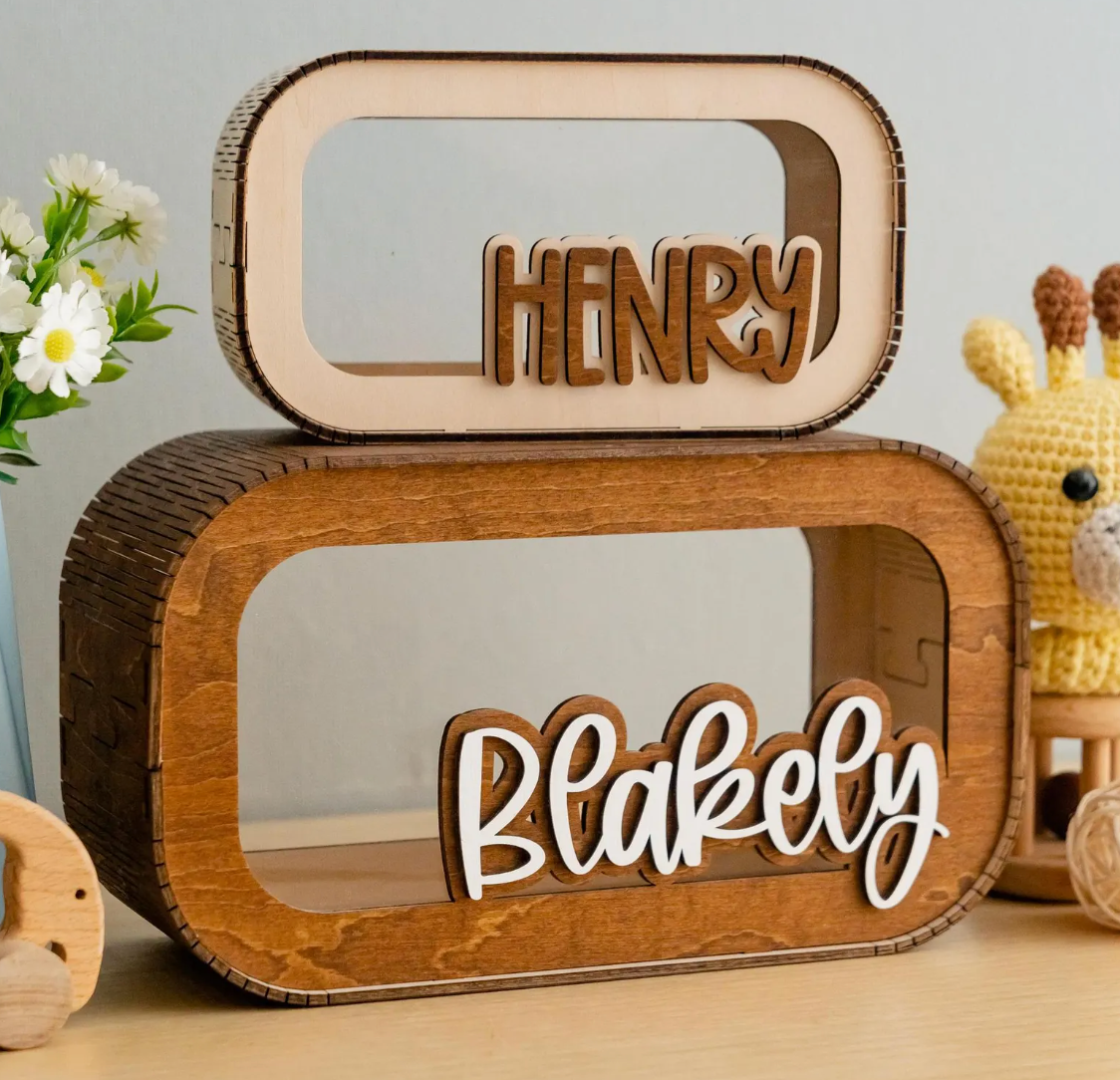 alcancia en acrilico y madera personalizada