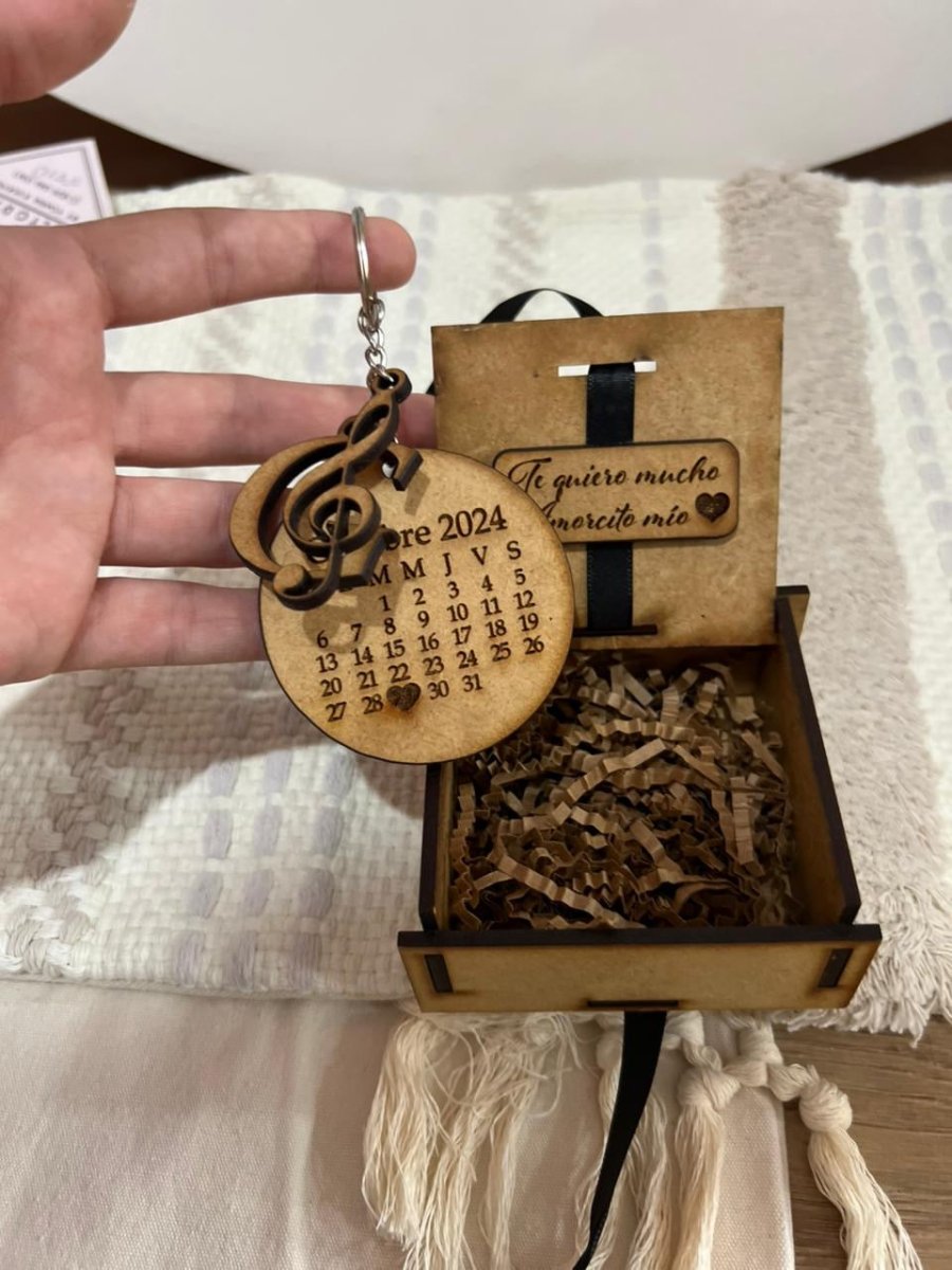 Caja madera aniversario personalizada - Felt Craft RD
