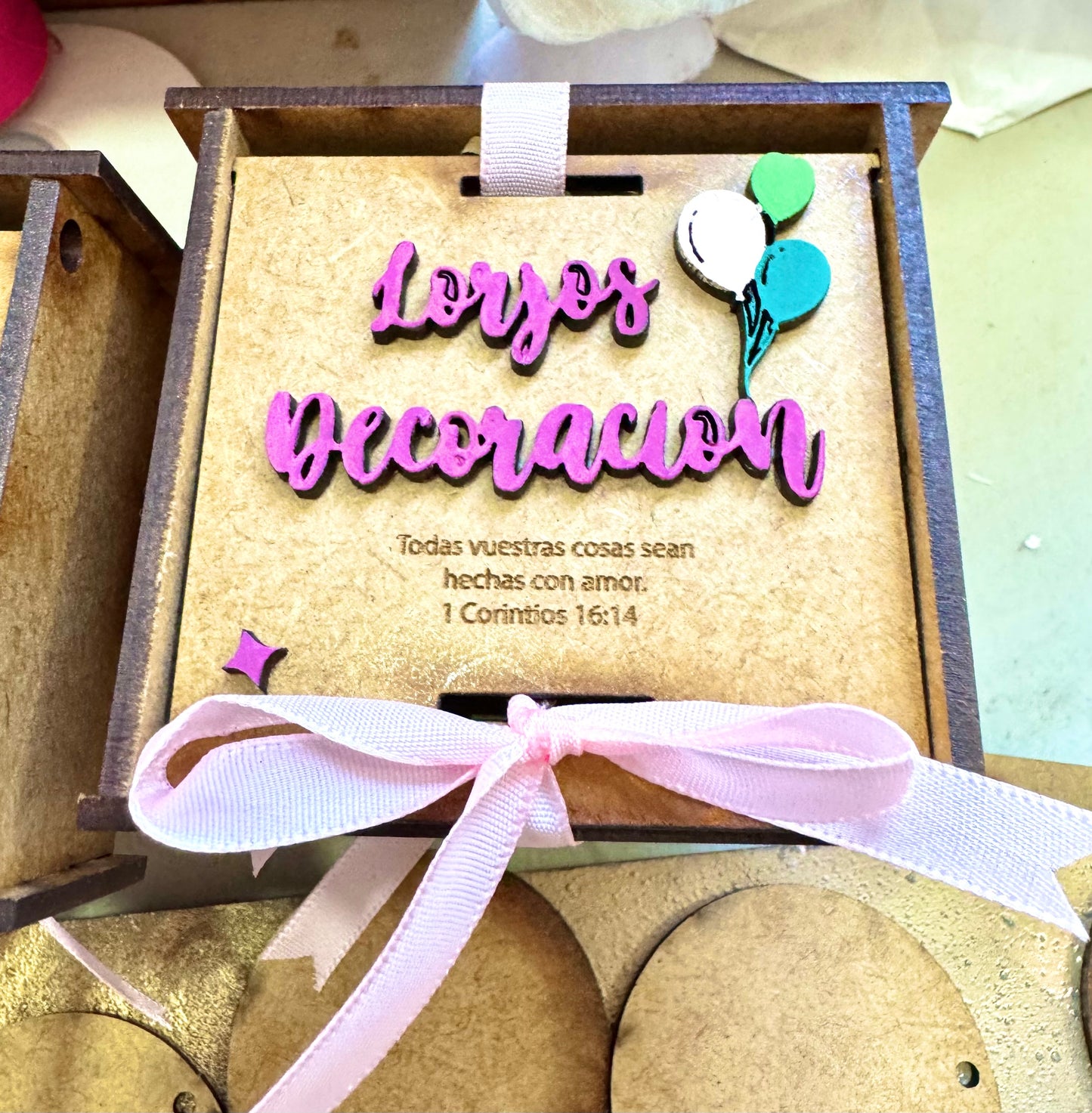 caja madera personalizada con lazo