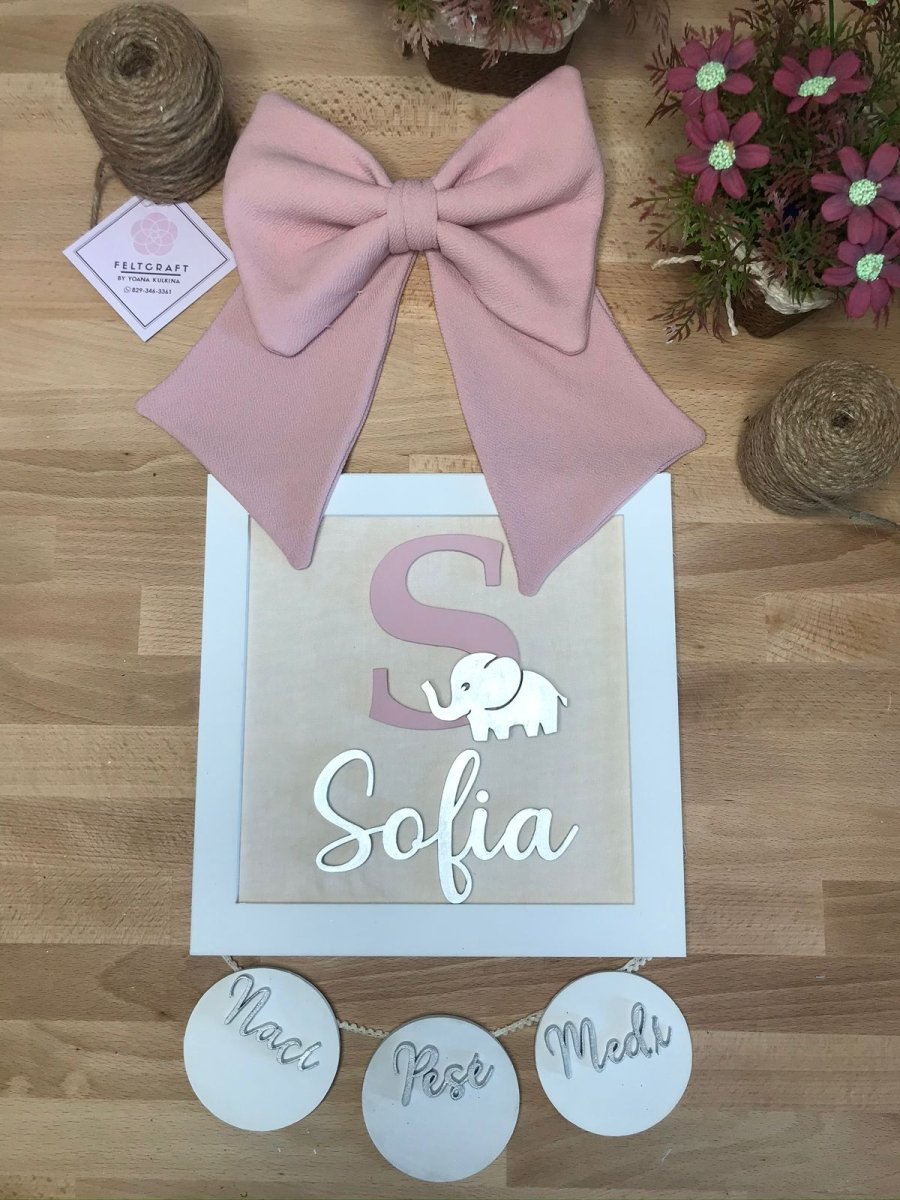 Colgante de bebé con nombre grabado