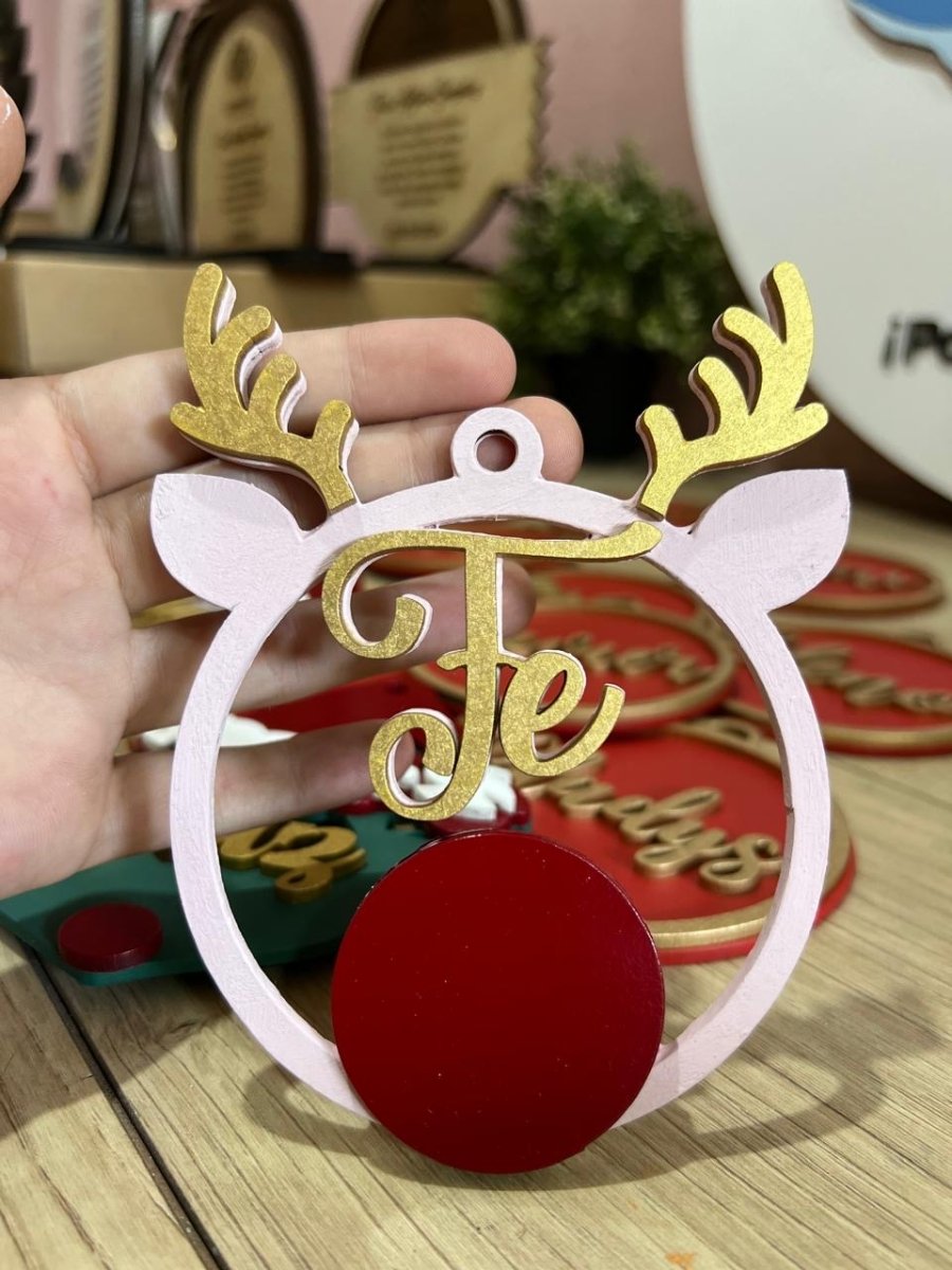 Ornamentos navideños con cuerda y detalles naturales – Feltcraft RD