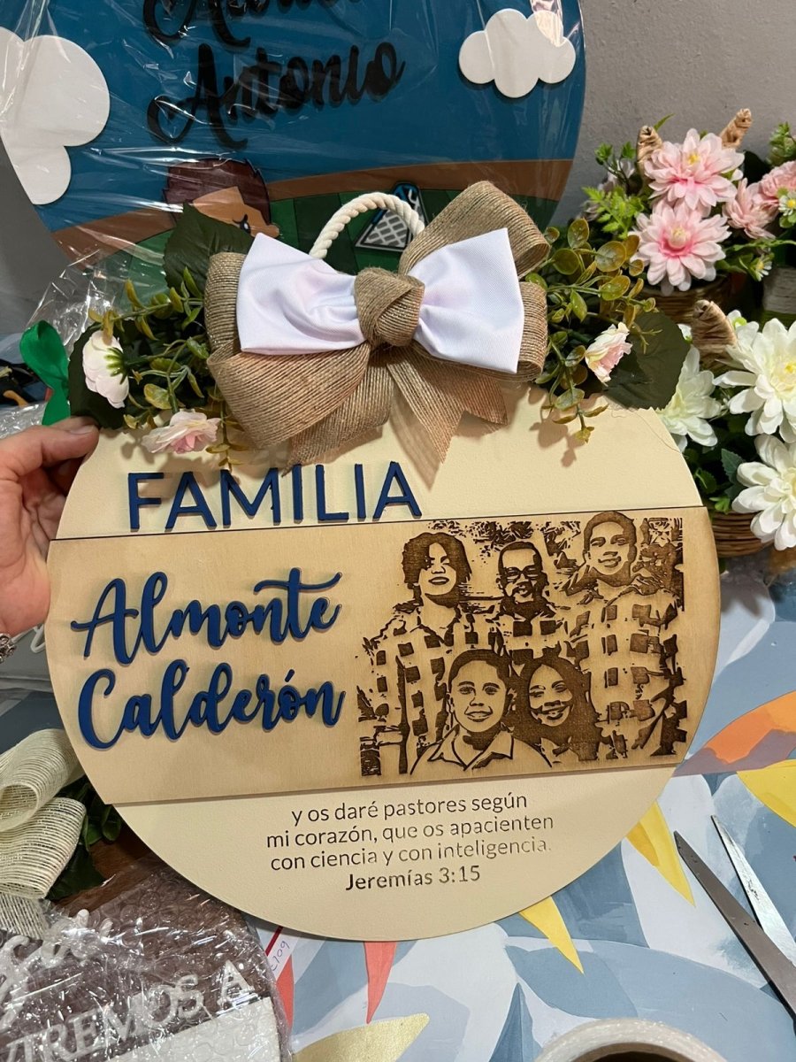 Familiar colgante de puerta con apellidos - Felt Craft RD