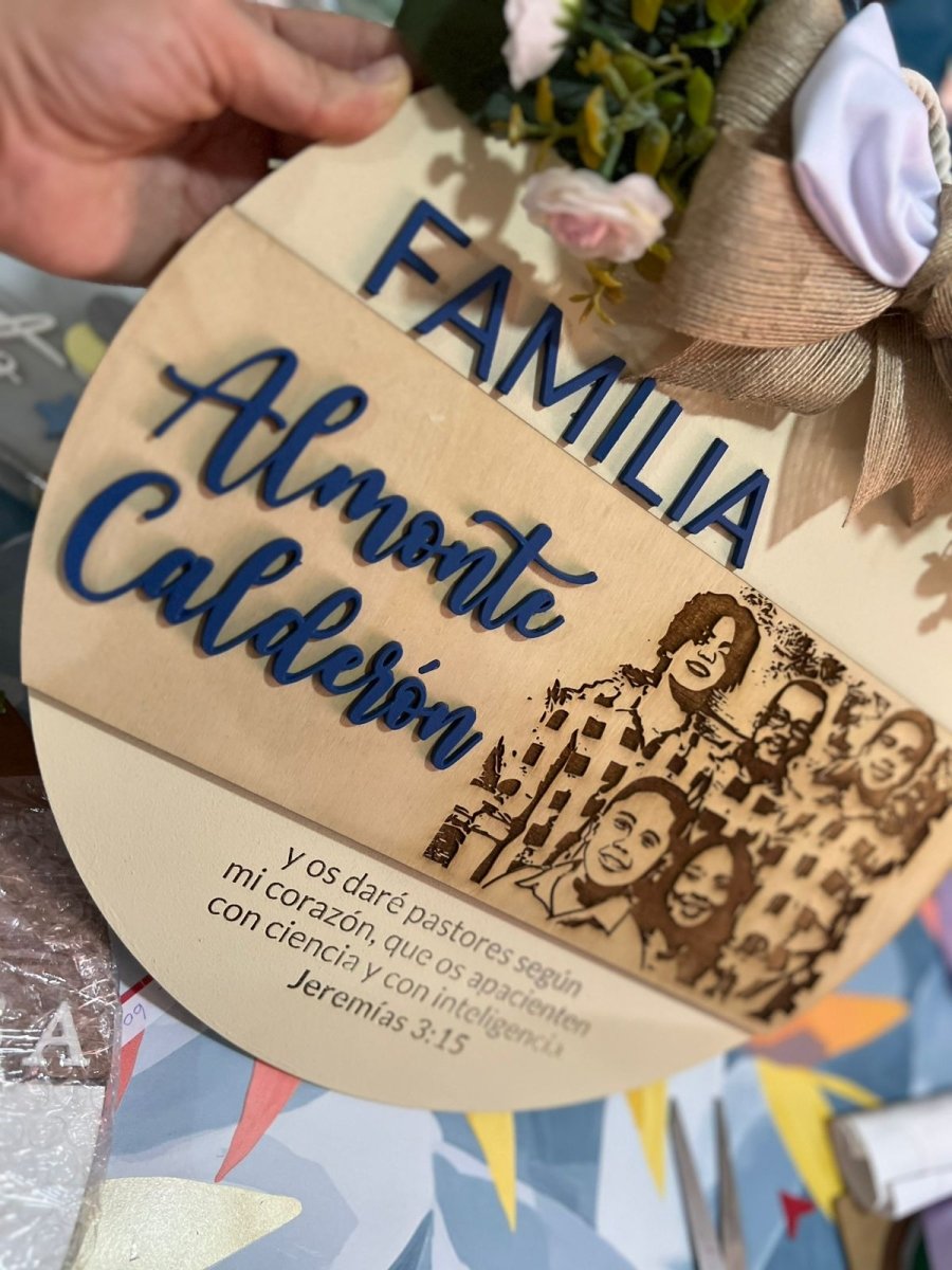 Familiar colgante de puerta con apellidos - Felt Craft RD