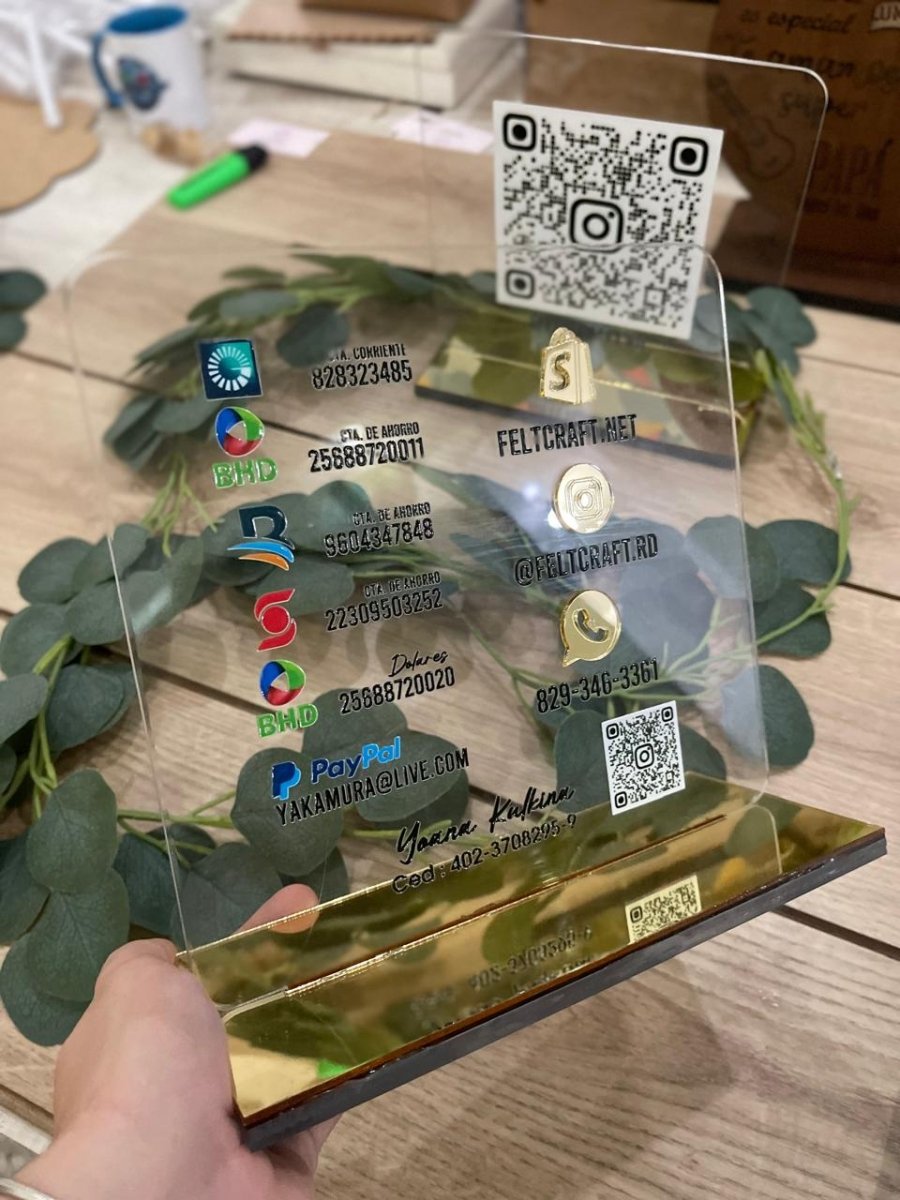 Display con QR para negocios y mostradores