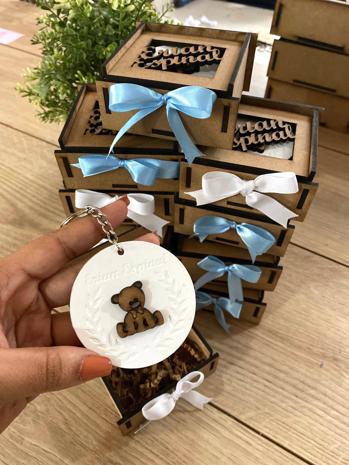 Souvenirs de caja y llavero para baby shower personalizados