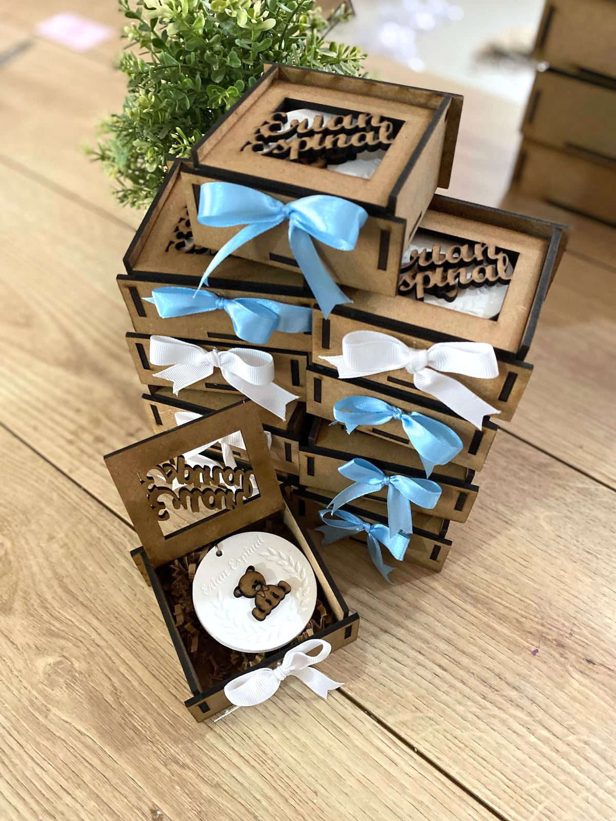 Souvenirs de caja y llavero para baby shower personalizados