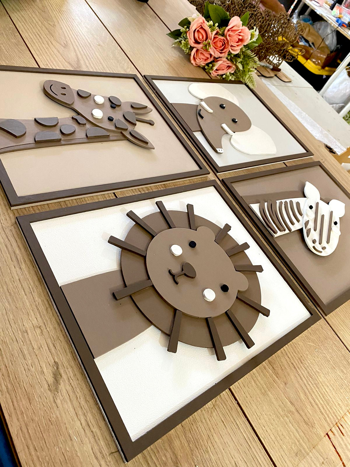 Set de cuadros con temática de safari de pared para habirtación de bebé