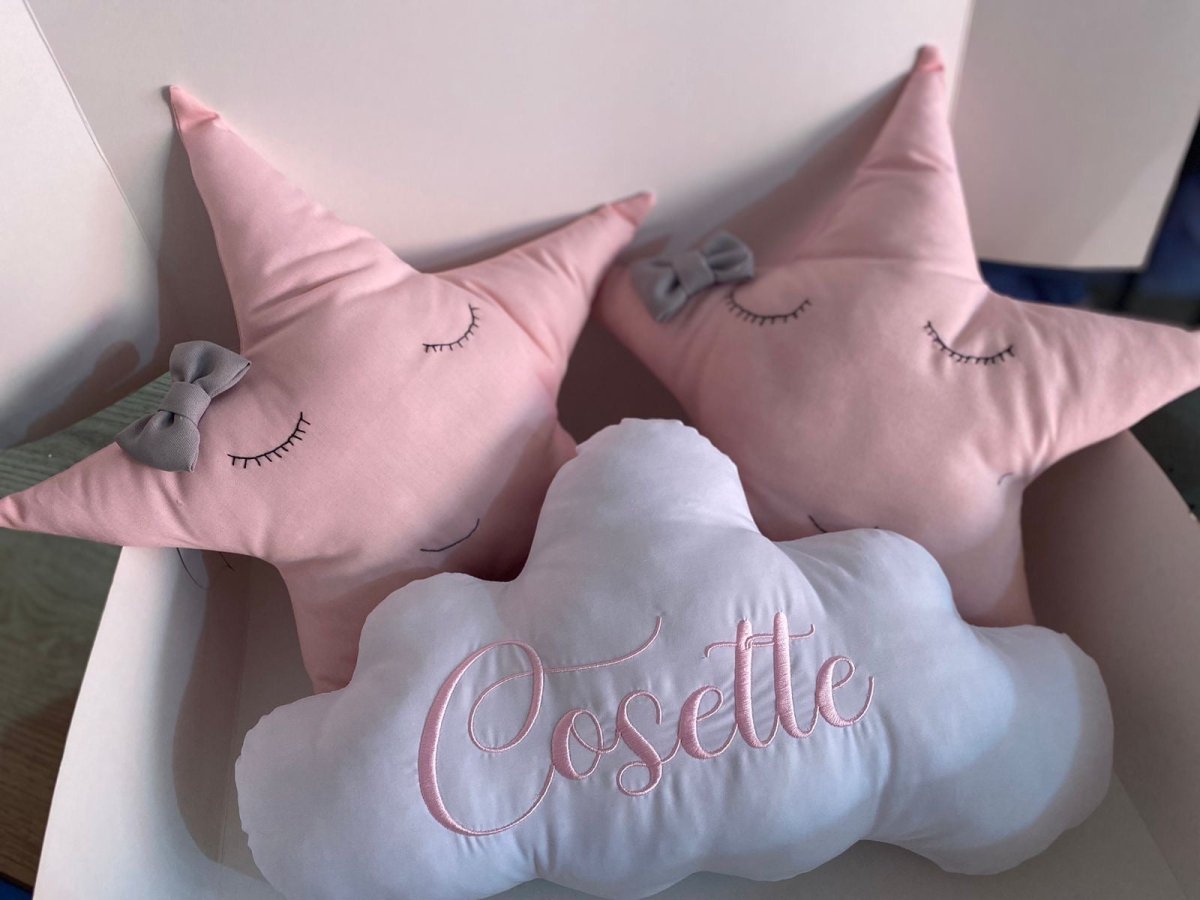 Juego de almohadas con forma de estrella y luna personalizadas para habitación de bebé - Felt Craft RD