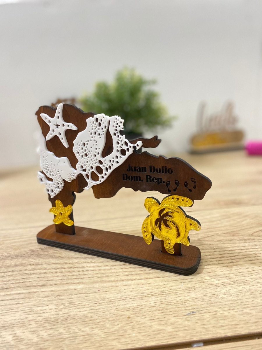 Souvenir artesanal con mapa de República Dominicana – Feltcraft RD