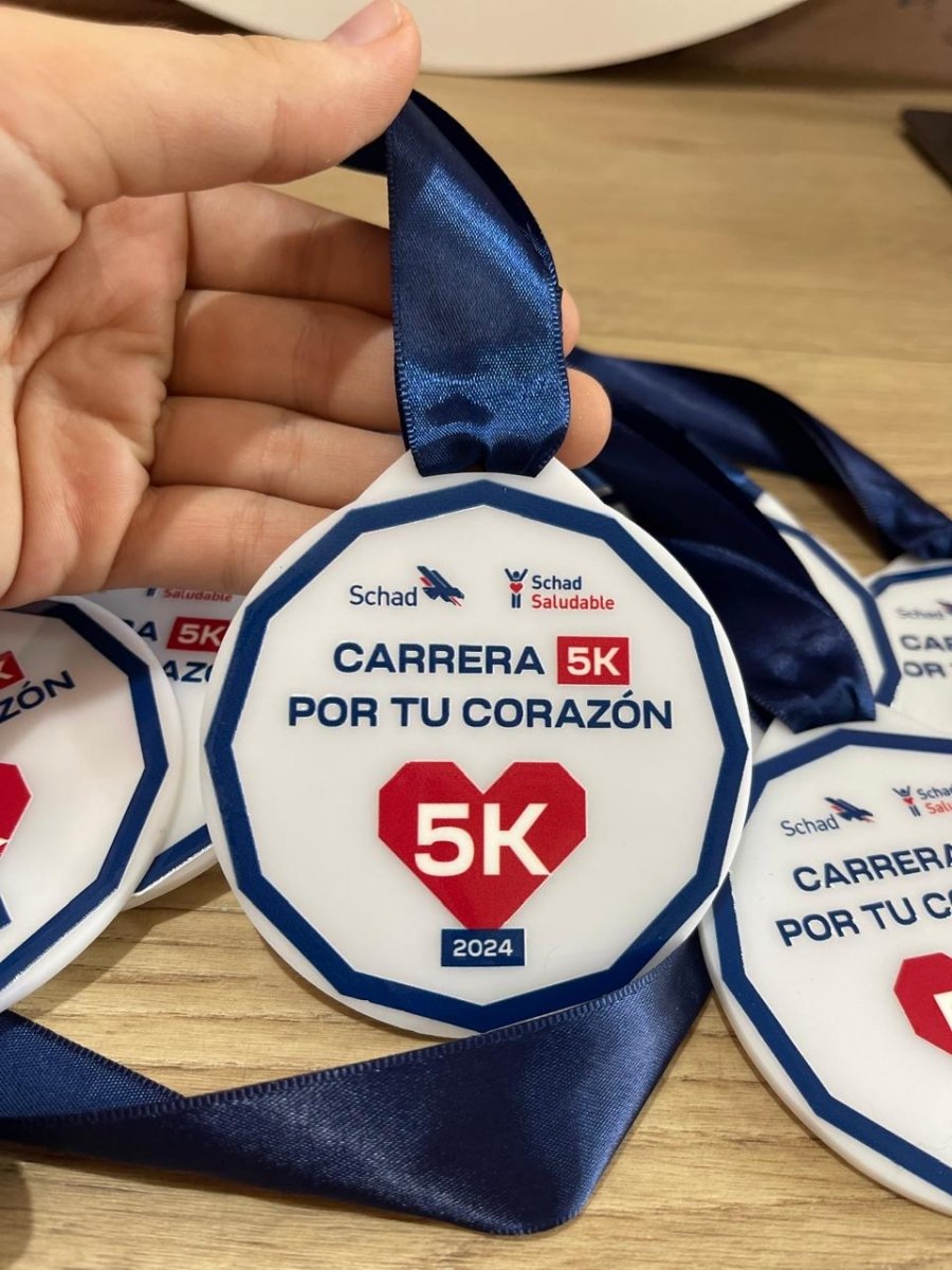 Medalla acrílica personalizada con logo o nombre