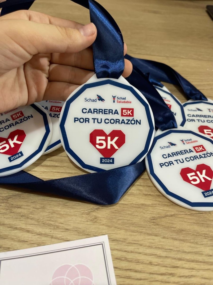 Medalla moderna en acrílico para eventos deportivos