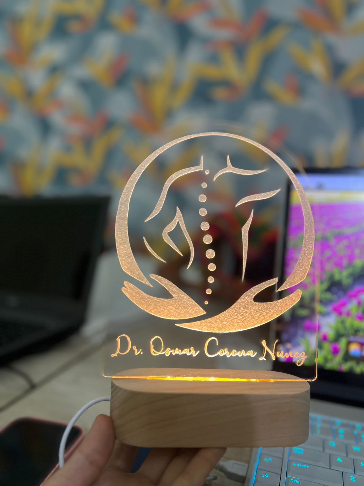 lampara led personalizada en madera