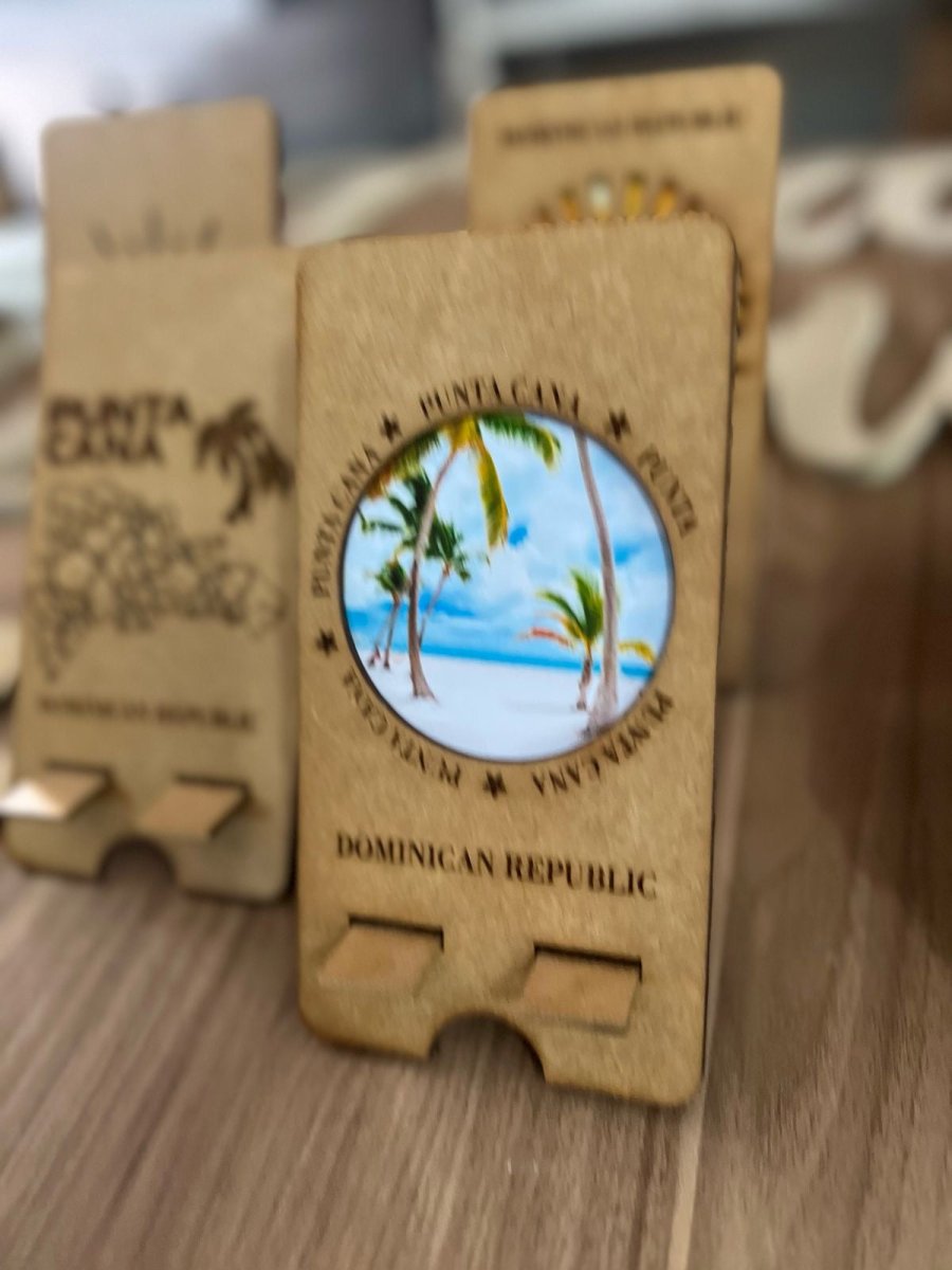 Porta celular en madera con nombre - Felt Craft RD