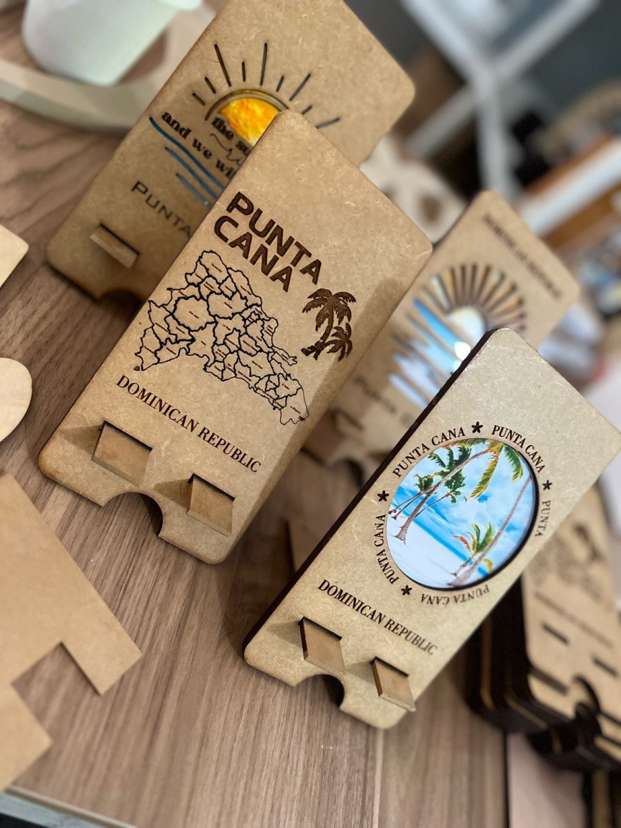 Porta celular en madera con nombre - Felt Craft RD