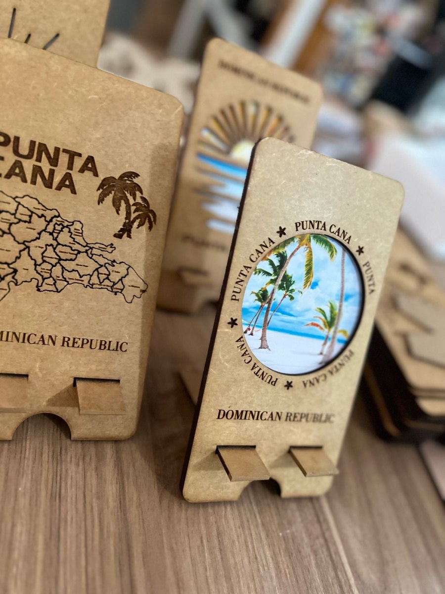 Porta celular en madera con nombre - Felt Craft RD