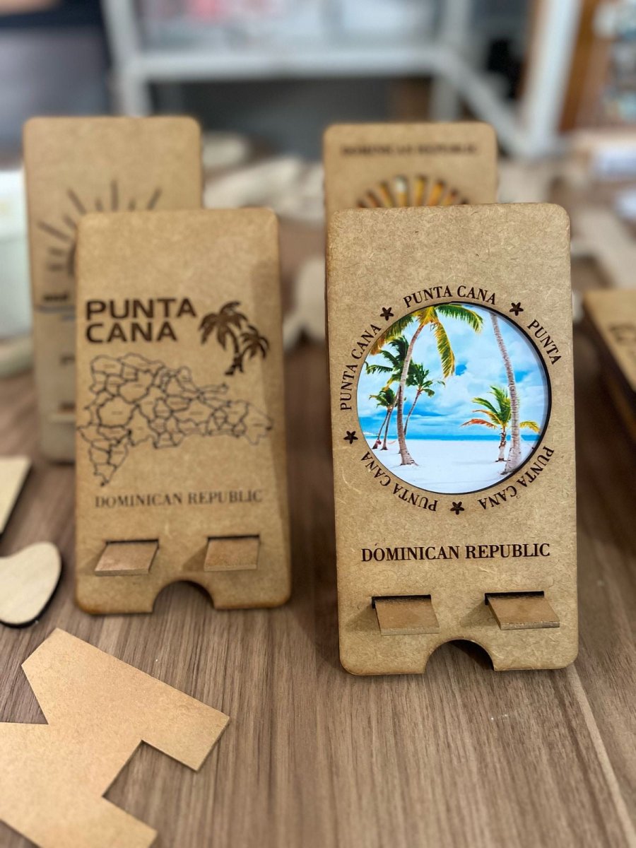 Porta celular en madera con nombre - Felt Craft RD