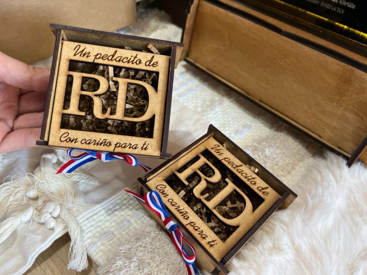Souvenir caja en madera dominicana - Felt Craft RD
