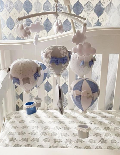 Móvil de cuna personazalizado para regalo de bebé