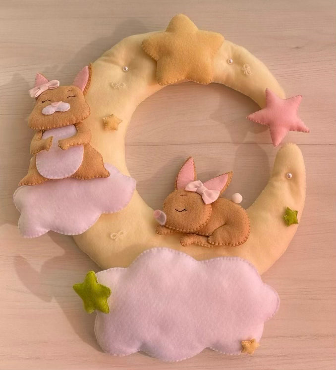 Decoración de tela personalizada para habitación de nña con animalitos y nubes