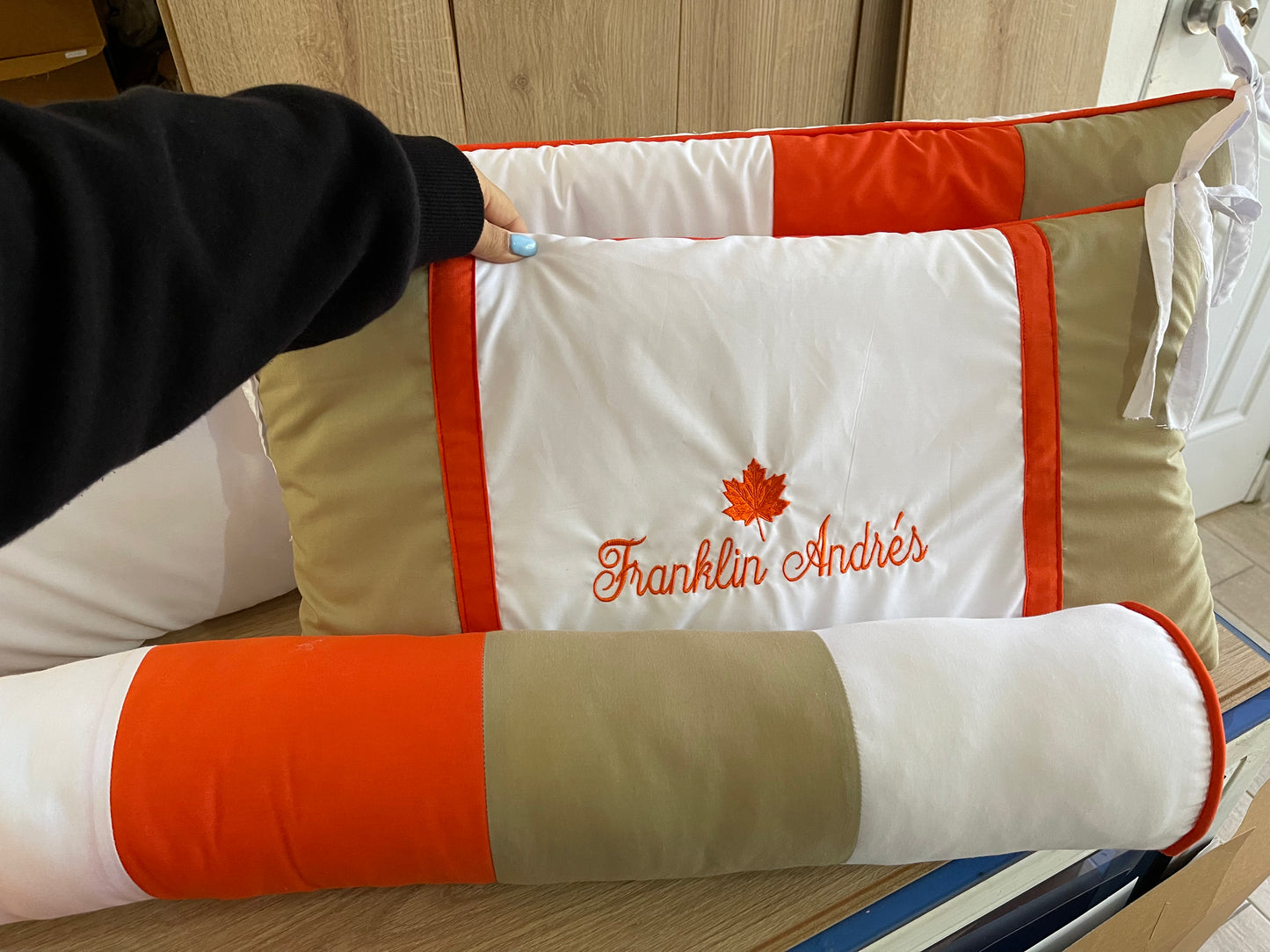 Set de cojines para decoración del hogar personalizados con colores cálidos