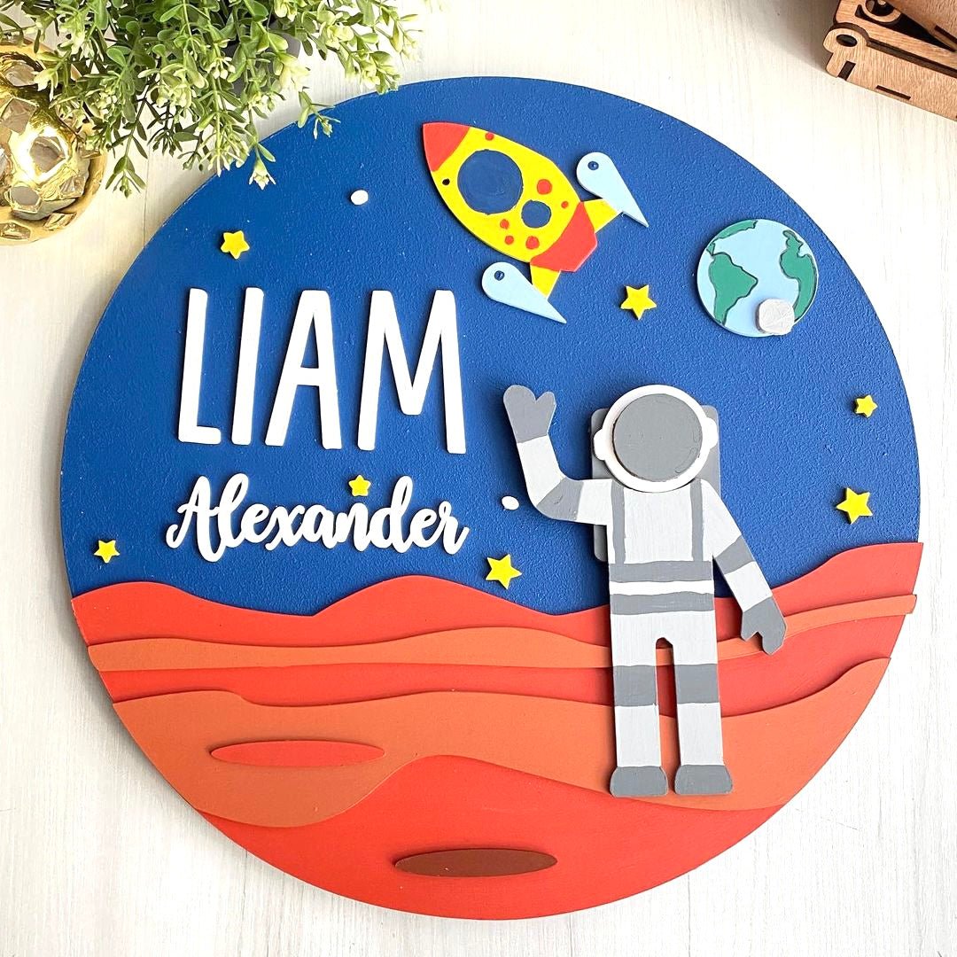 Colgante infantil espacial de 18–22 pulgadas para pared.