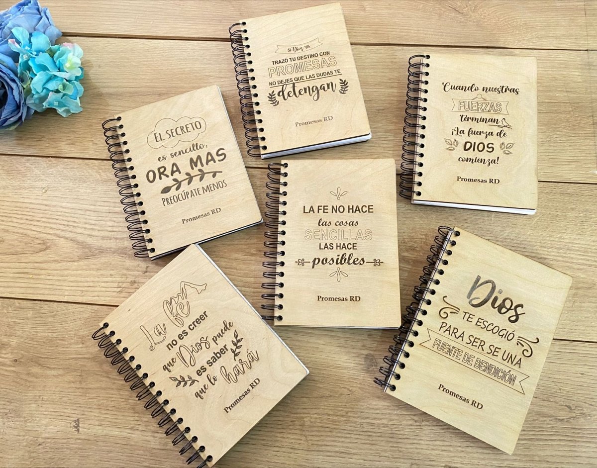 Libretas personalizadas en madera grabadas
