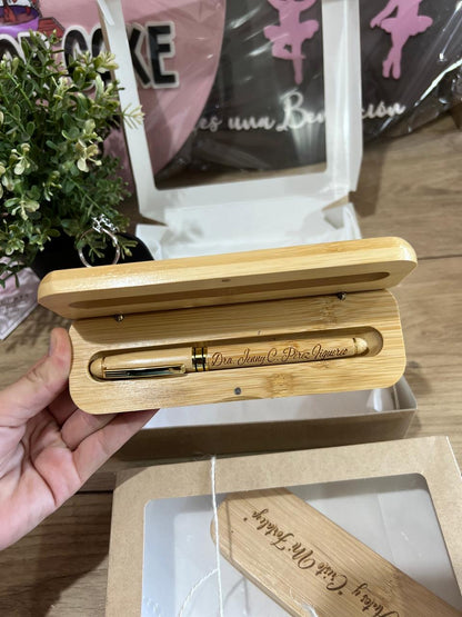 Porta lapicero personalizado para regalos y empresas de madera en Santo Domingo