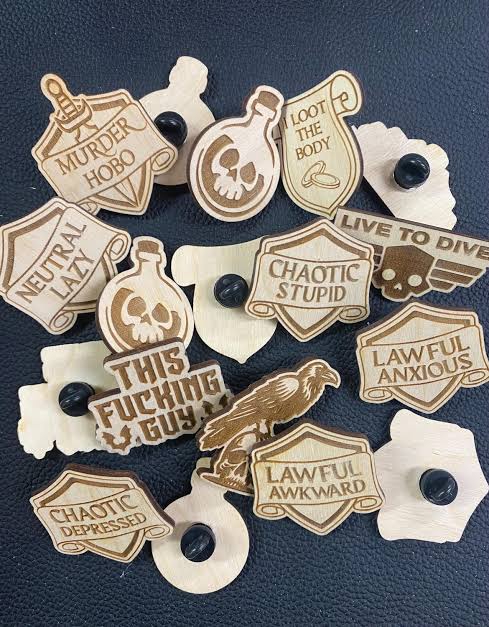 Pin de madera personalizado grabado a láser