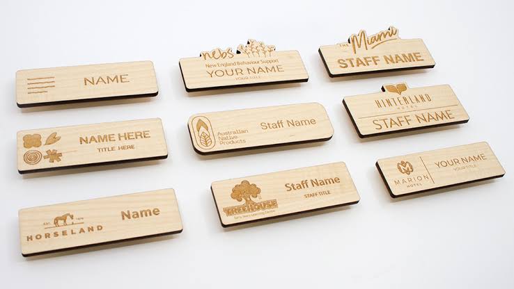Gafete de madera personalizado grabado a láser