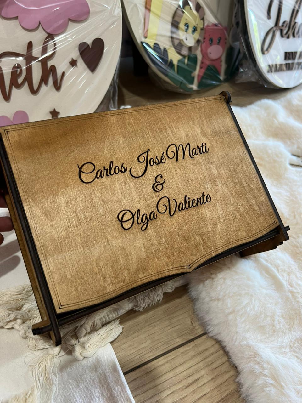 Caja personalizada en madera