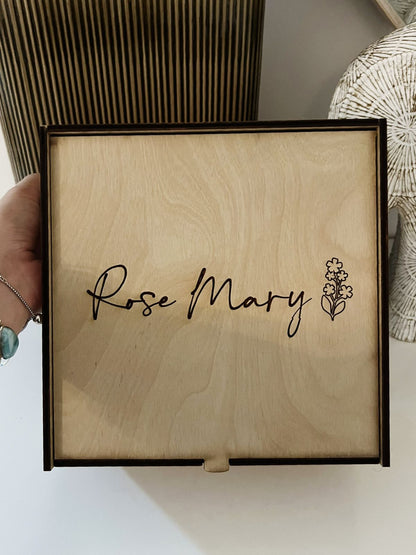 Caja de regalos personalizada en madera