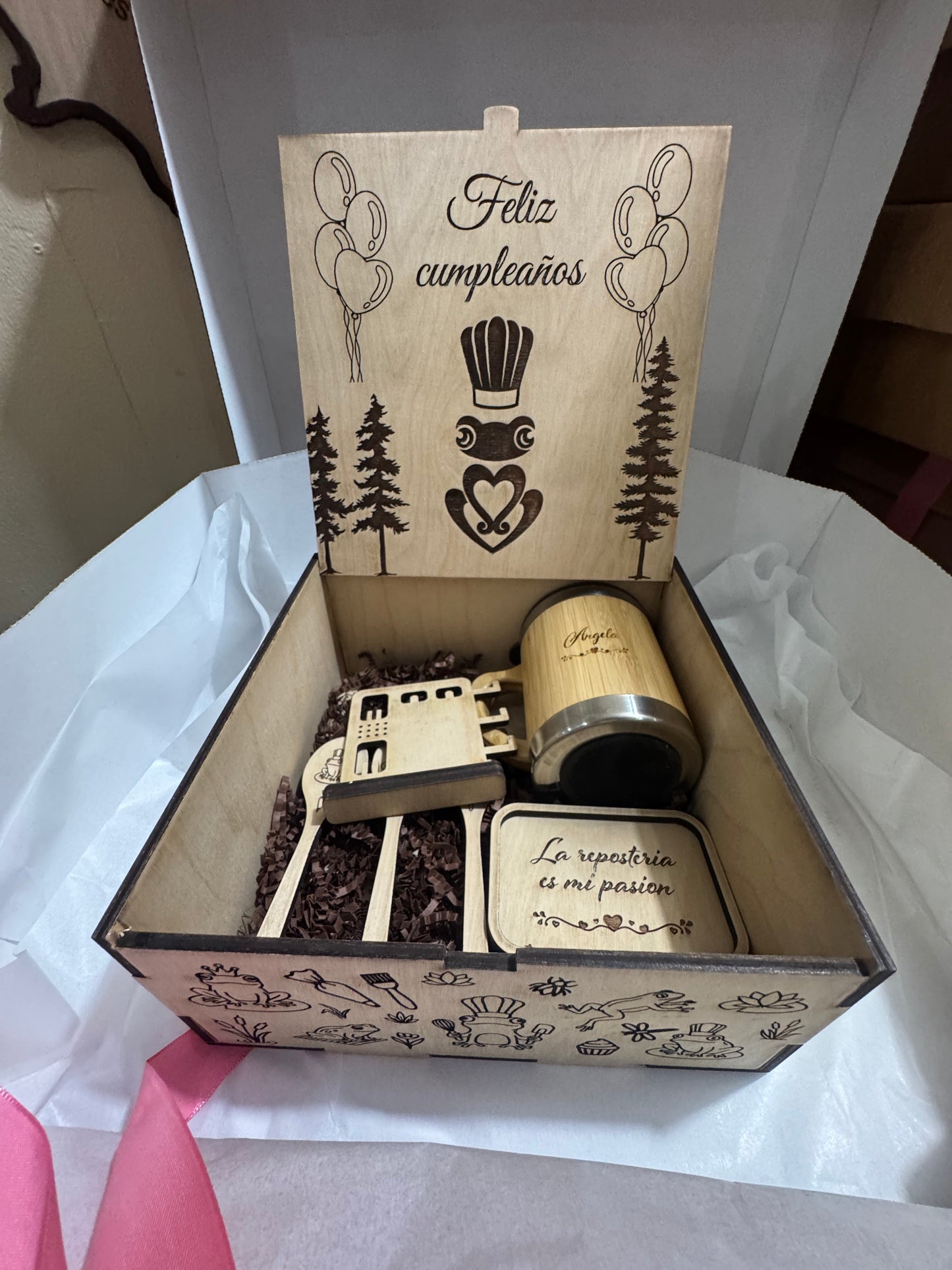 Caja con set personalizado en madera
