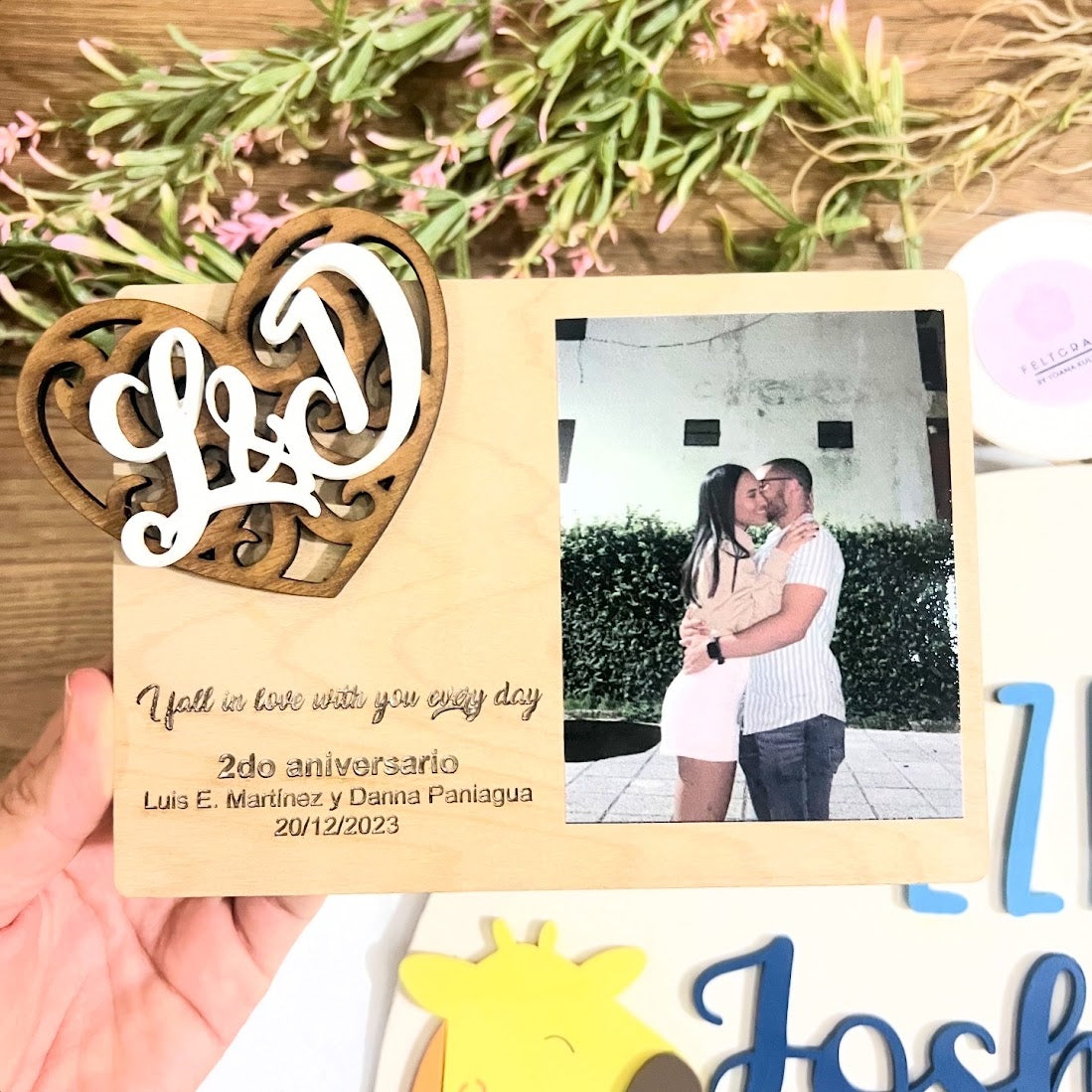 Souvenir para aniversario personalizado en madera con foto