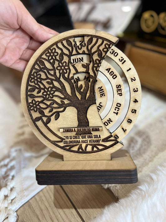 Calendario madera personalizado arbol republica dominicana