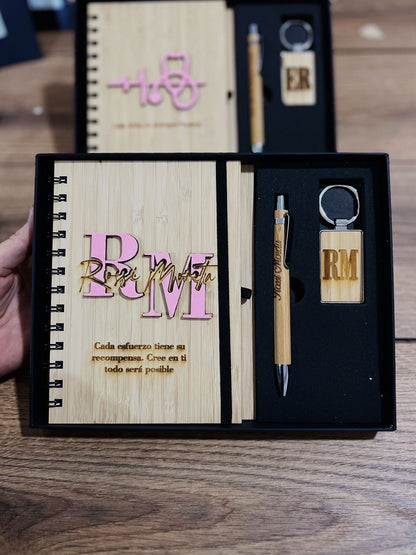 Personalizacion libreta lapicero y llavero en madera