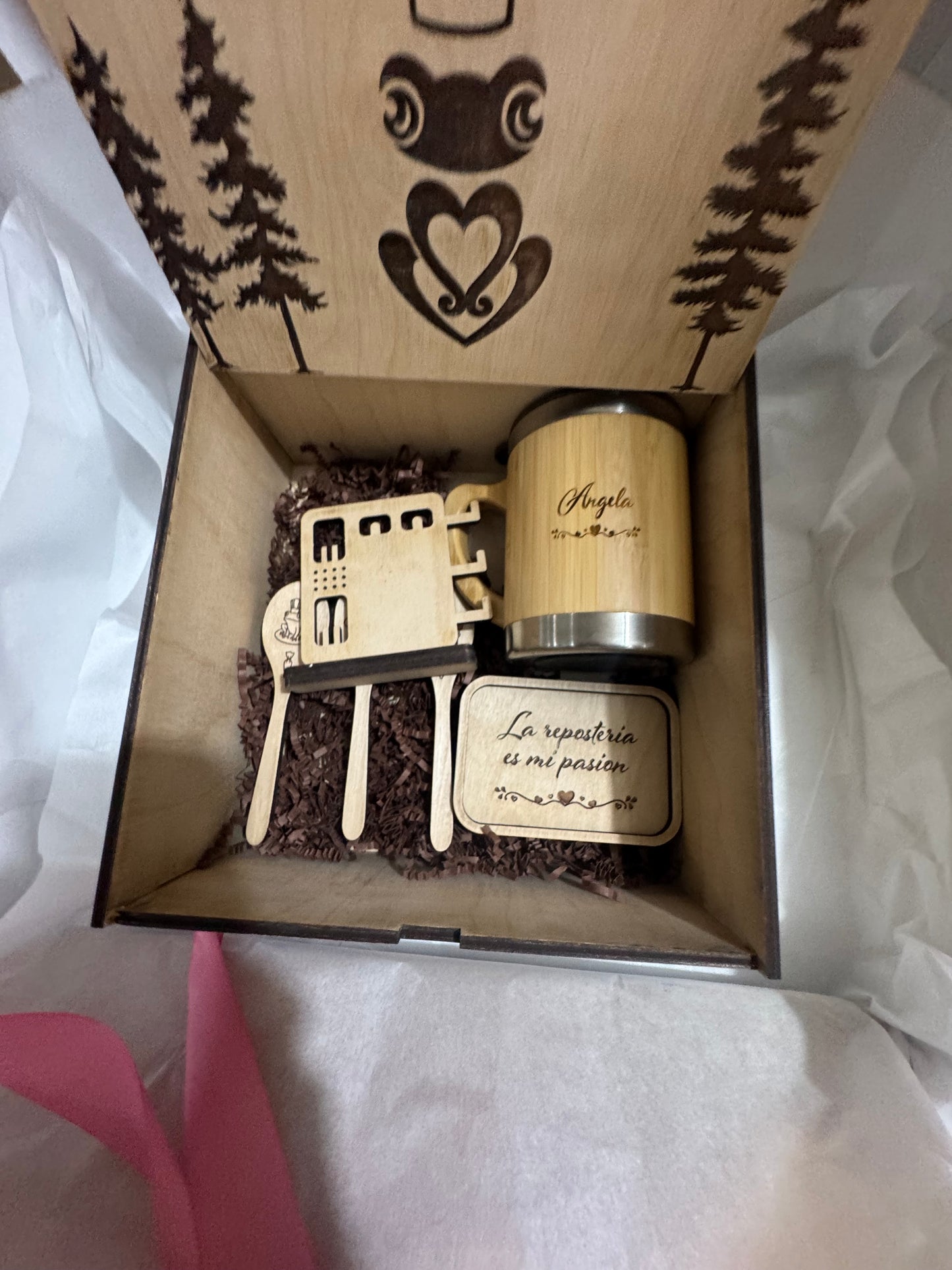 Caja con set personalizado en madera