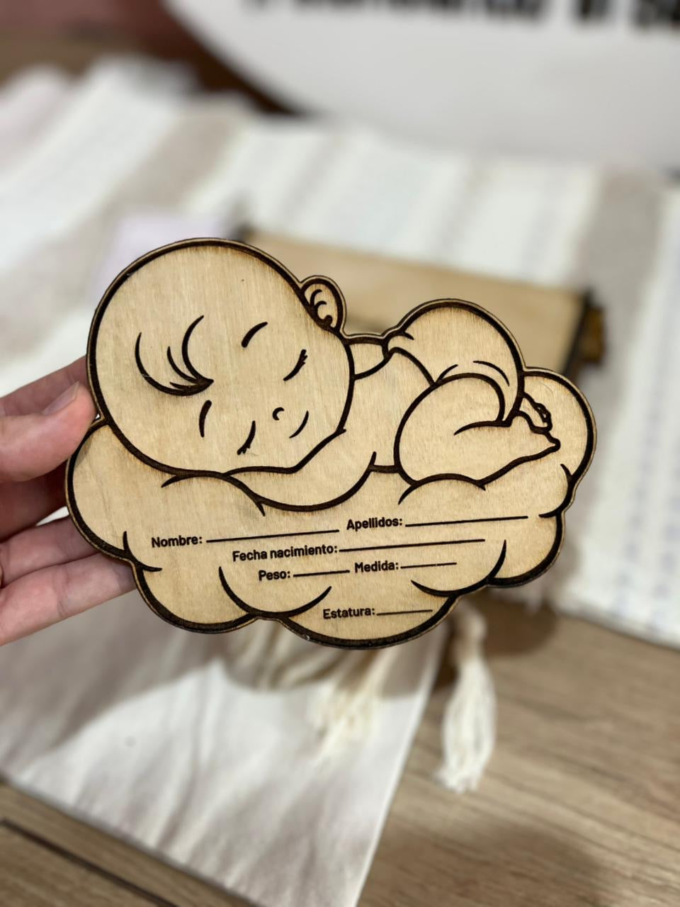 Caja personalizada en madera nacimiento bebe