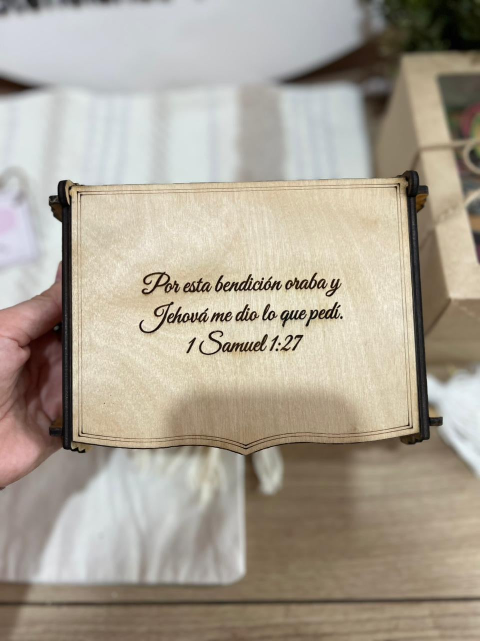 Caja personalizada en madera nacimiento bebe