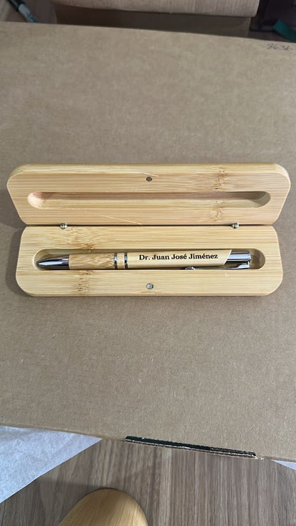 Porta lapicero personalizado con grabado en madera